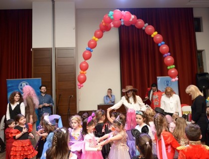 Αποκριάτικο ξεφάντωμα γαι μικρούς μασκαράδες!!!