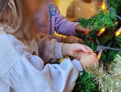 Τα μικράκια μας του Παιδικού Σταθμού μπαίνουν στο πνεύμα των Χριστουγέννων!