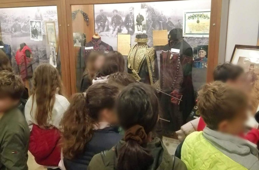 Τα παιδιά μας της ΣΤ΄ τάξης μαθαίνουν ιστορία στην πράξη!